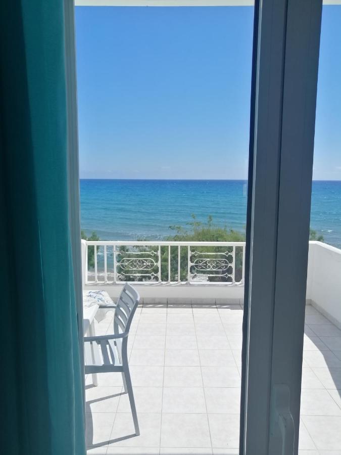 Coastal Apartment Christina 2 Makrýgialos エクステリア 写真